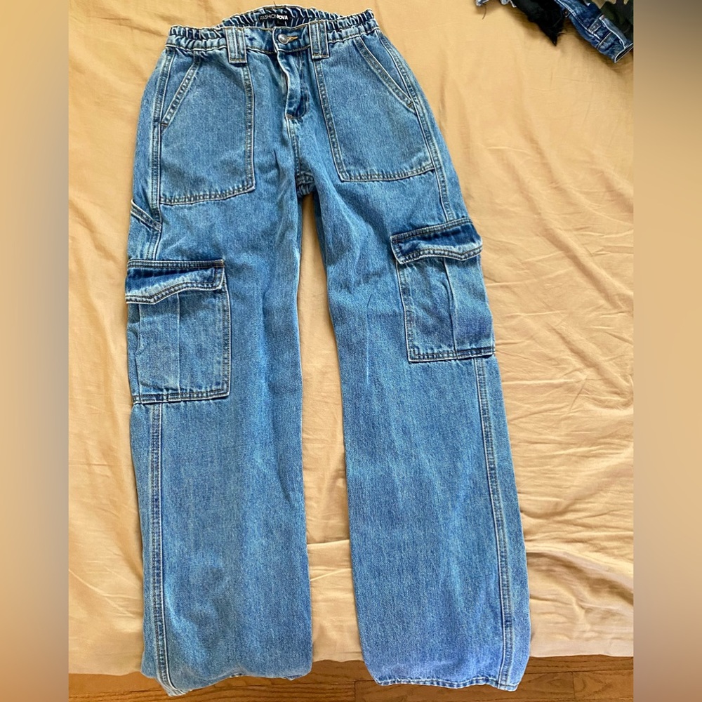 Wide leg cargo jeans